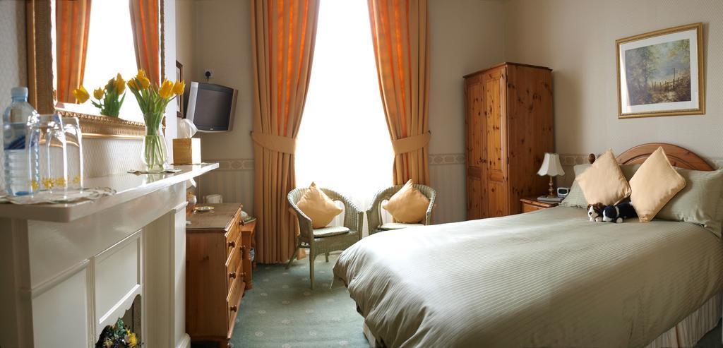 Balincourt Hotel Bournemouth Bagian luar foto A room at the hotel