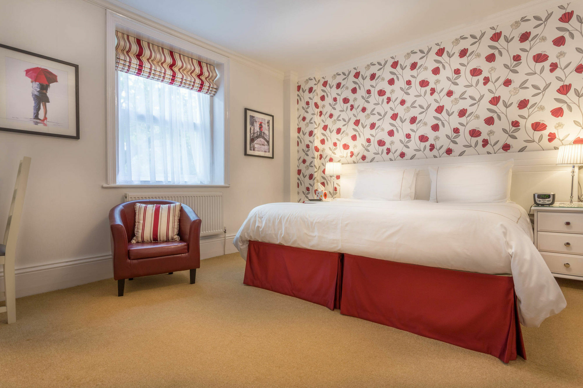Balincourt Hotel Bournemouth Bagian luar foto A bedroom at the hotel